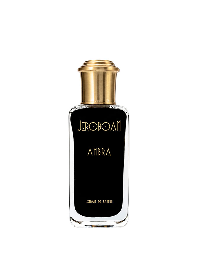 Ambra de Jeroboam redefine el clásico aroma de ámbar en un territorio moderno y andrógino, con notas de bergamota, geranio, vainilla y ámbar.