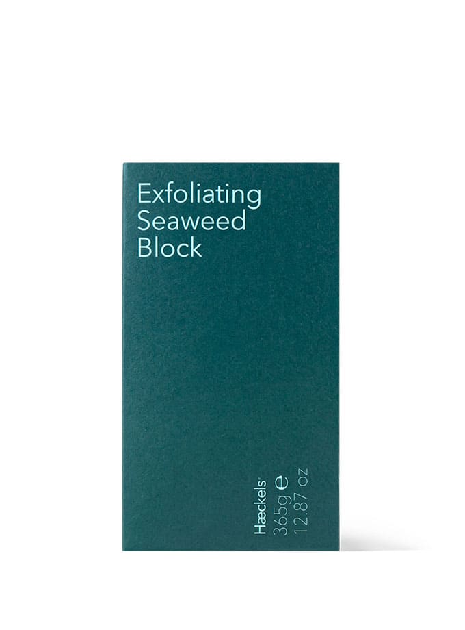 Una piel suave, hidratada y radiante de forma sostenible con esta pastilla de jabón Exfoliating Seaweed Block.